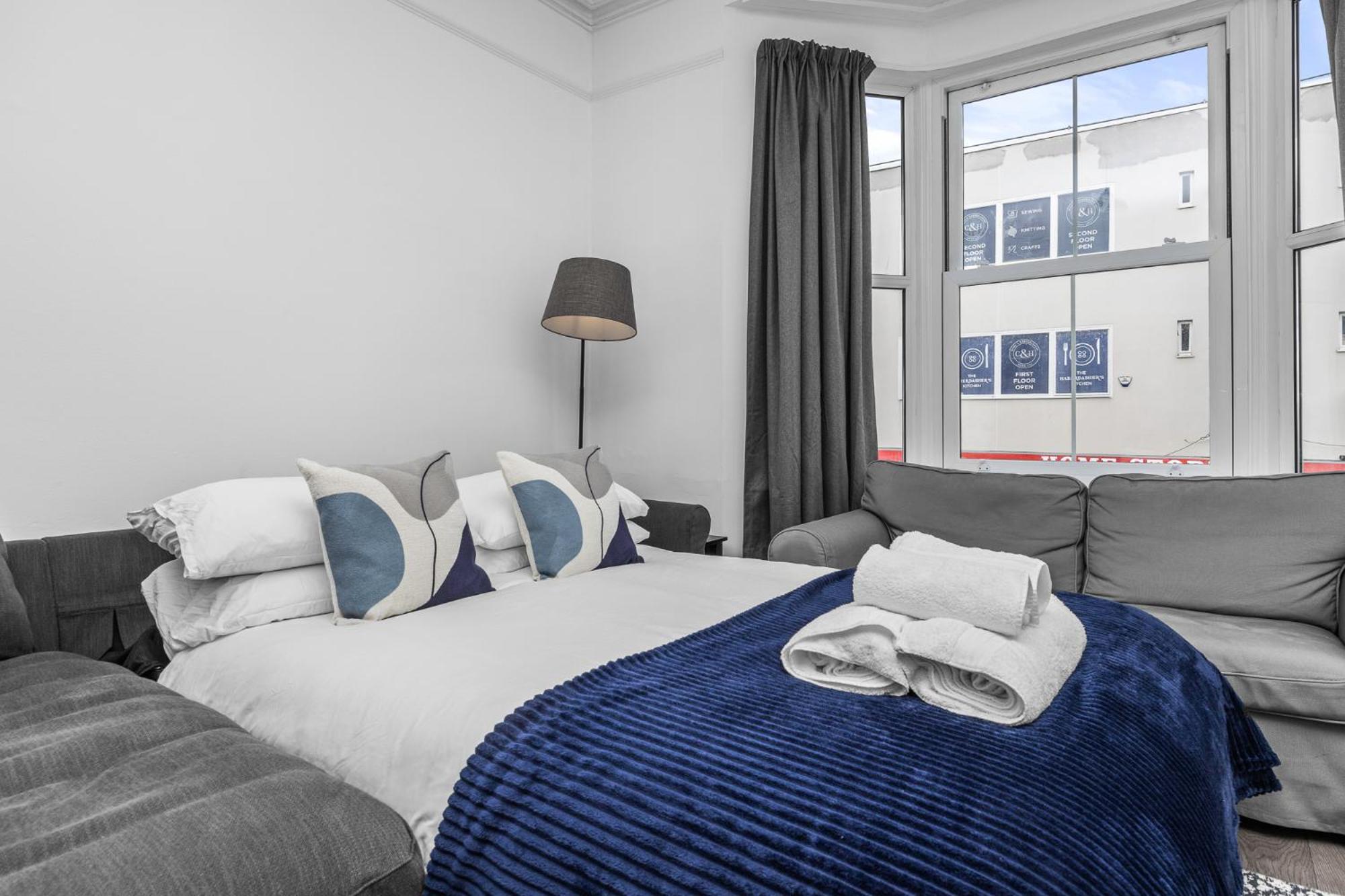 2 Bedroom Flat - With King Sized Beds, Netflix And Sky - Perfect For Contractors, Vacation Guests Or Those Relocating Hove Exterior foto