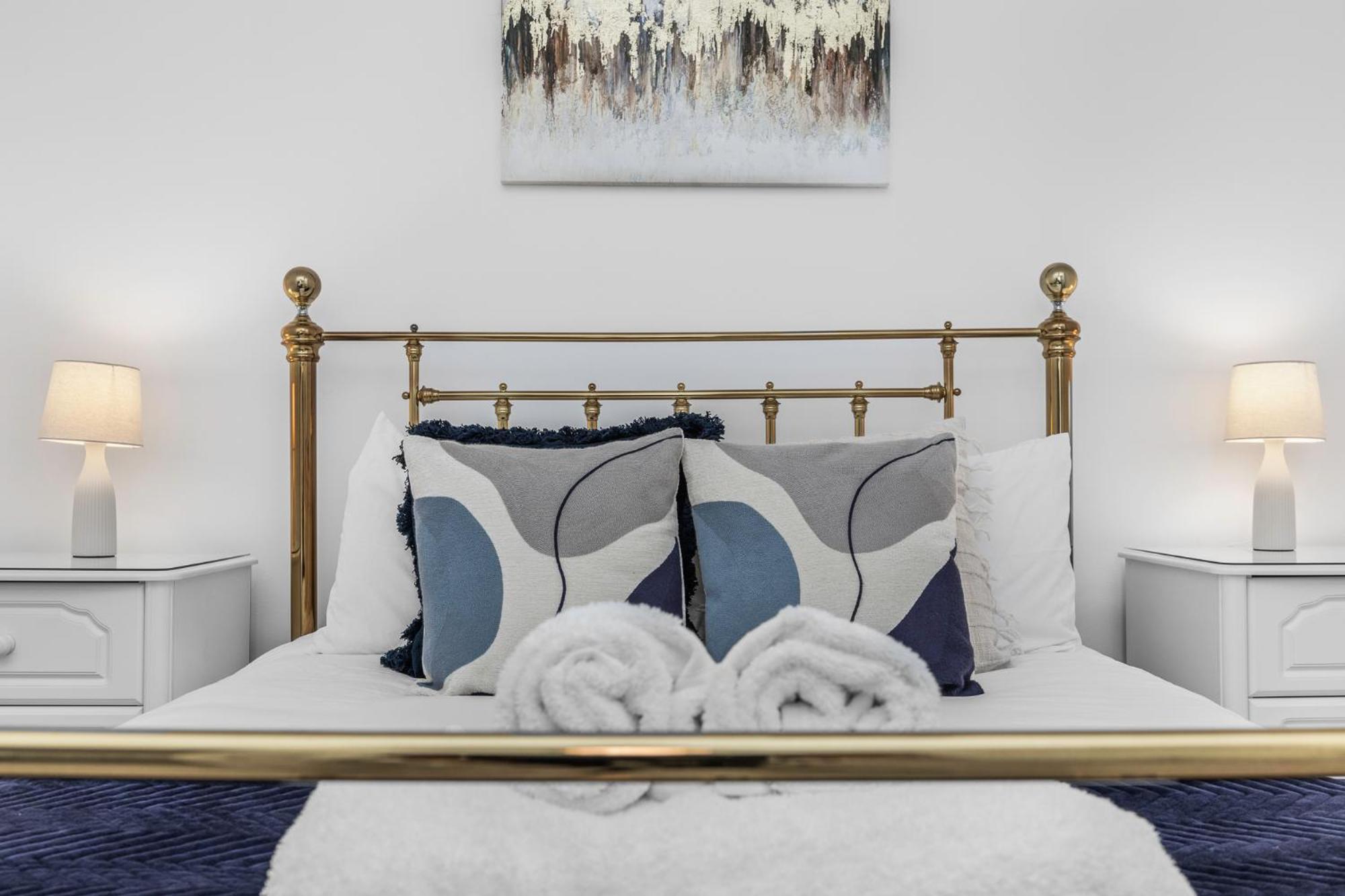 2 Bedroom Flat - With King Sized Beds, Netflix And Sky - Perfect For Contractors, Vacation Guests Or Those Relocating Hove Exterior foto