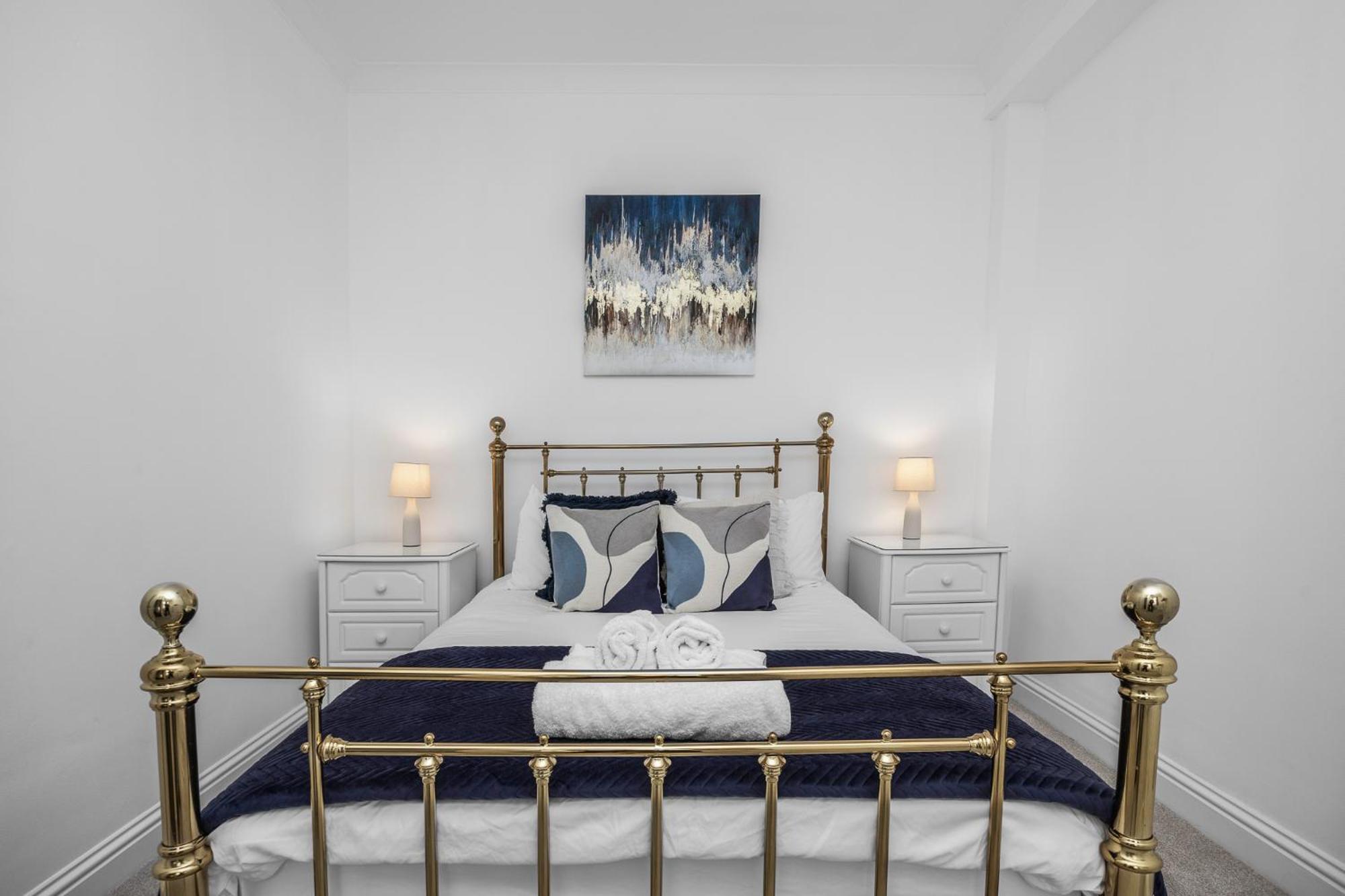 2 Bedroom Flat - With King Sized Beds, Netflix And Sky - Perfect For Contractors, Vacation Guests Or Those Relocating Hove Exterior foto